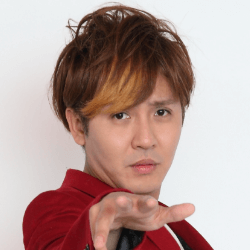 場内レポーター 伝ペー